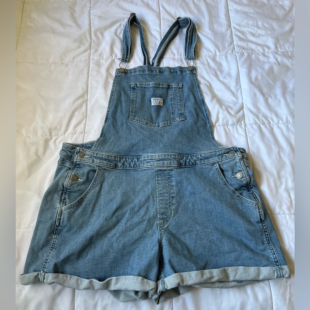 Levi’s Light Wash Overalls size 22W